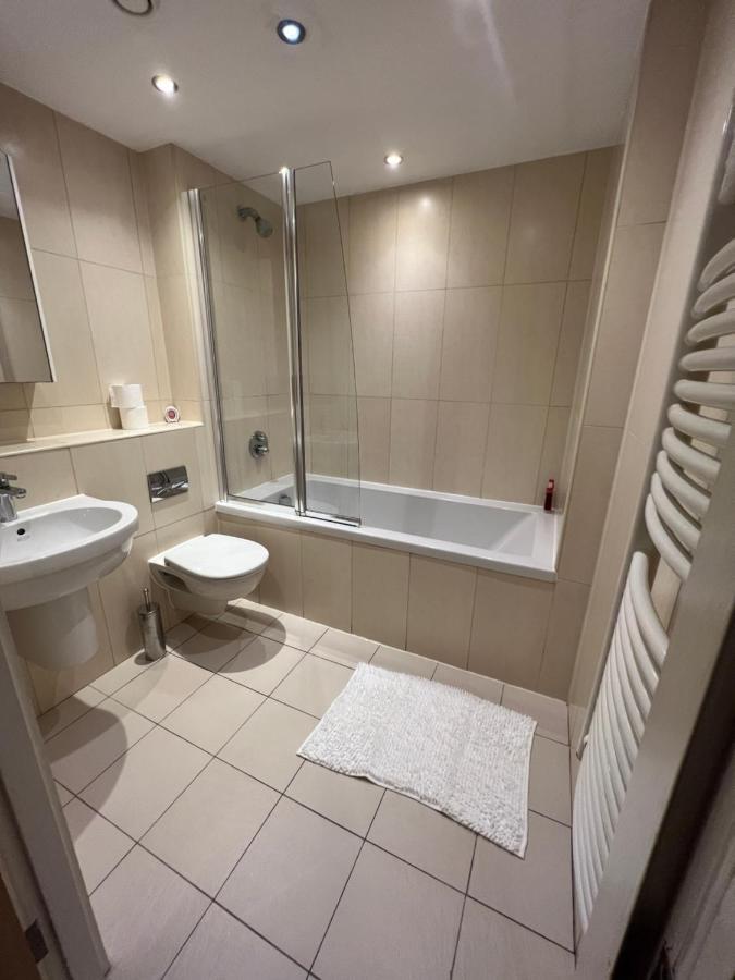Bigkings Cosy 2 Bedroom Apartment With Free Parking In Central Manchester Dış mekan fotoğraf